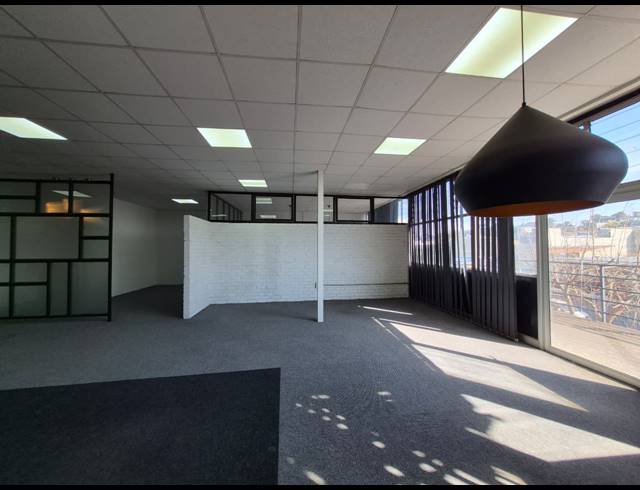 131M² OFFICE TO LET IN BIRNAM